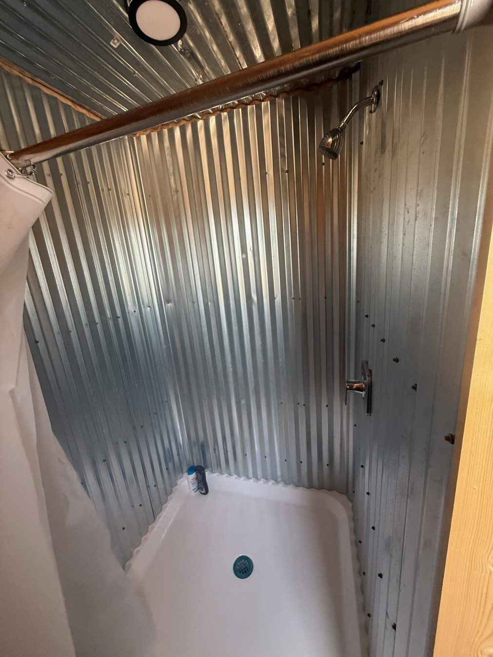 Lodge shower